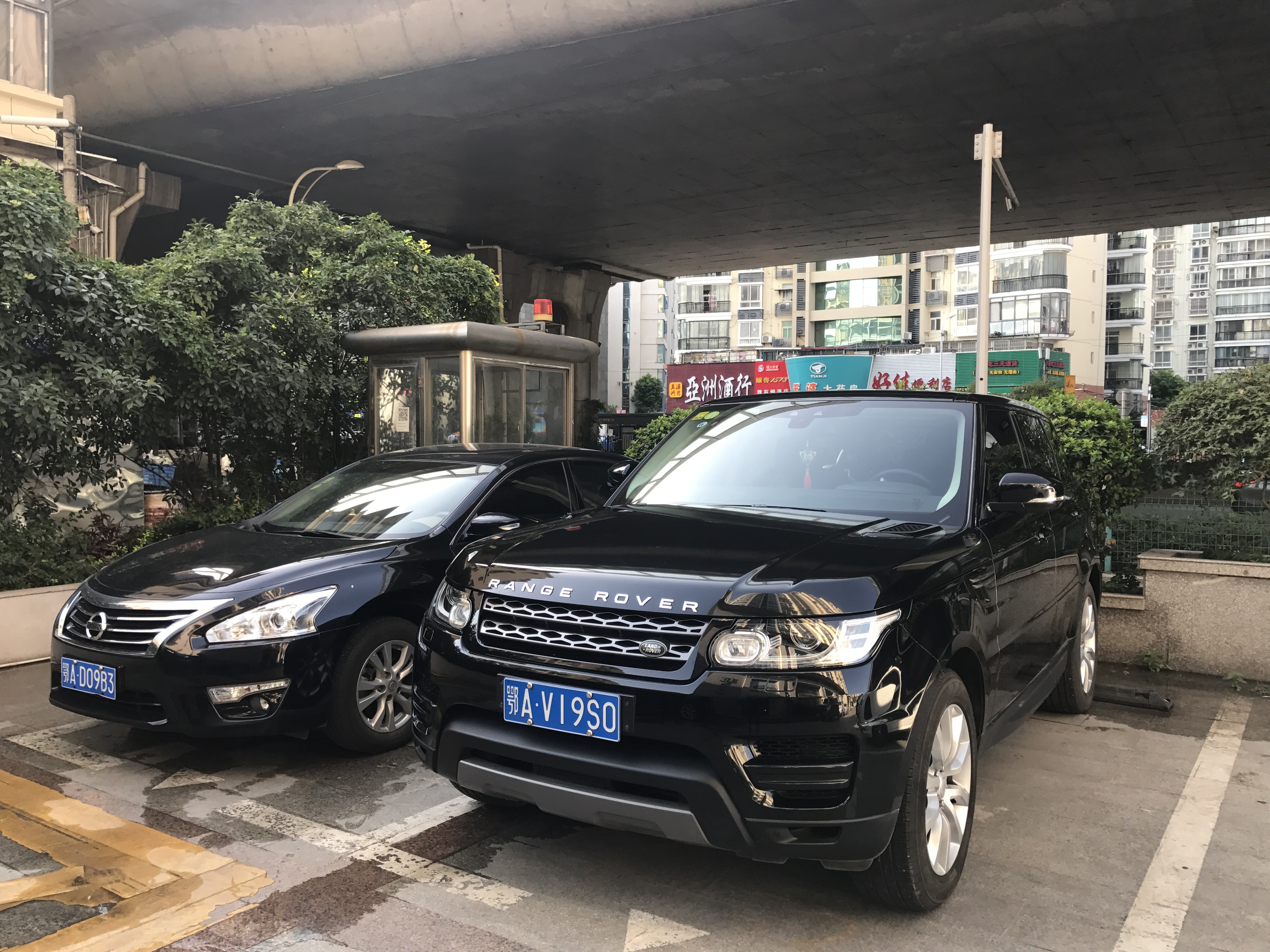 武汉租车 路虎揽胜 S奔驰 7系宝马 奥迪商务用车 机场接送